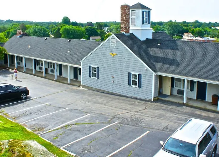 Inn At Mystic